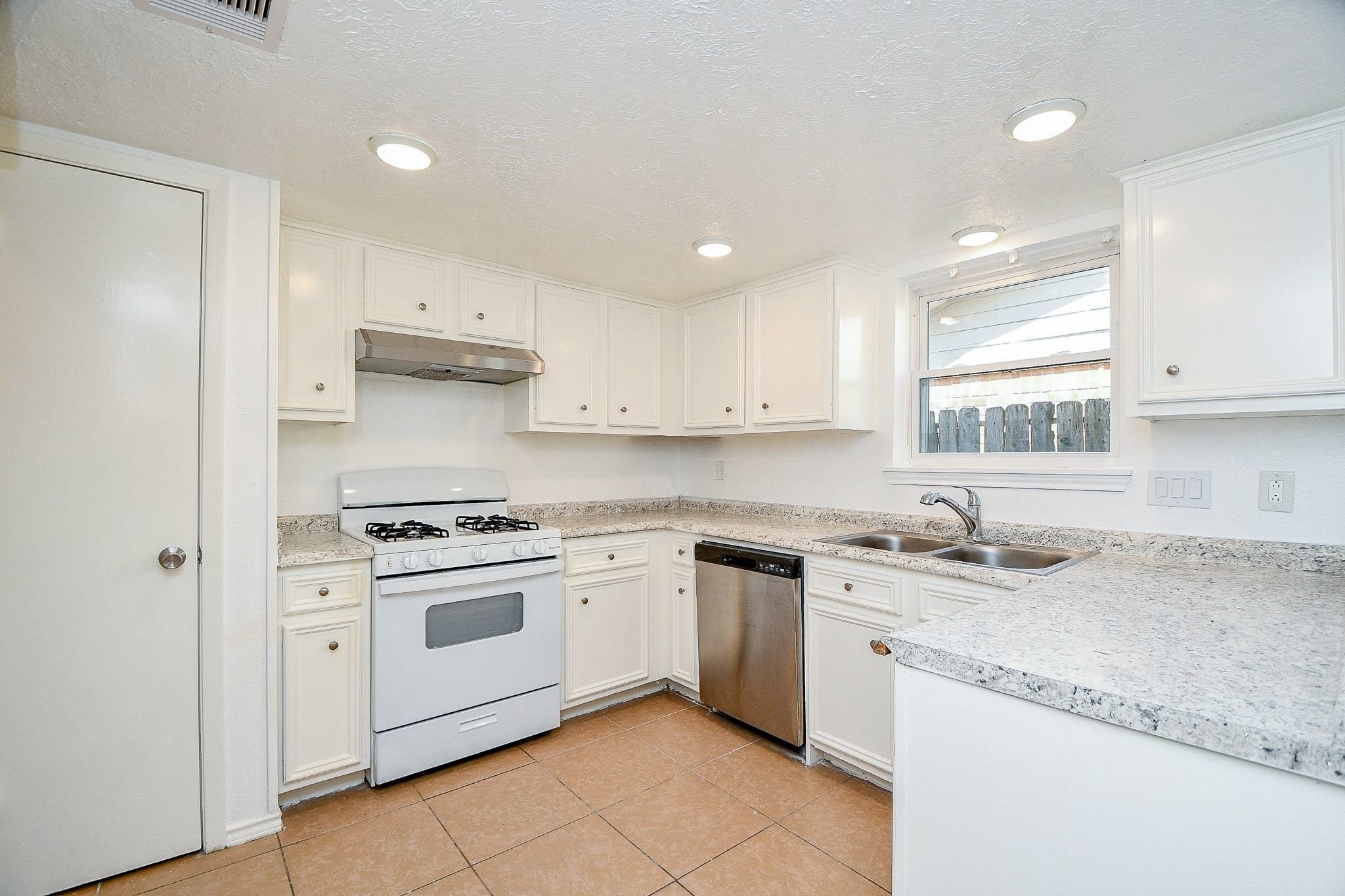 7203 Santa Rita Drive Houston, TX 77083 - Photo 13 of 32