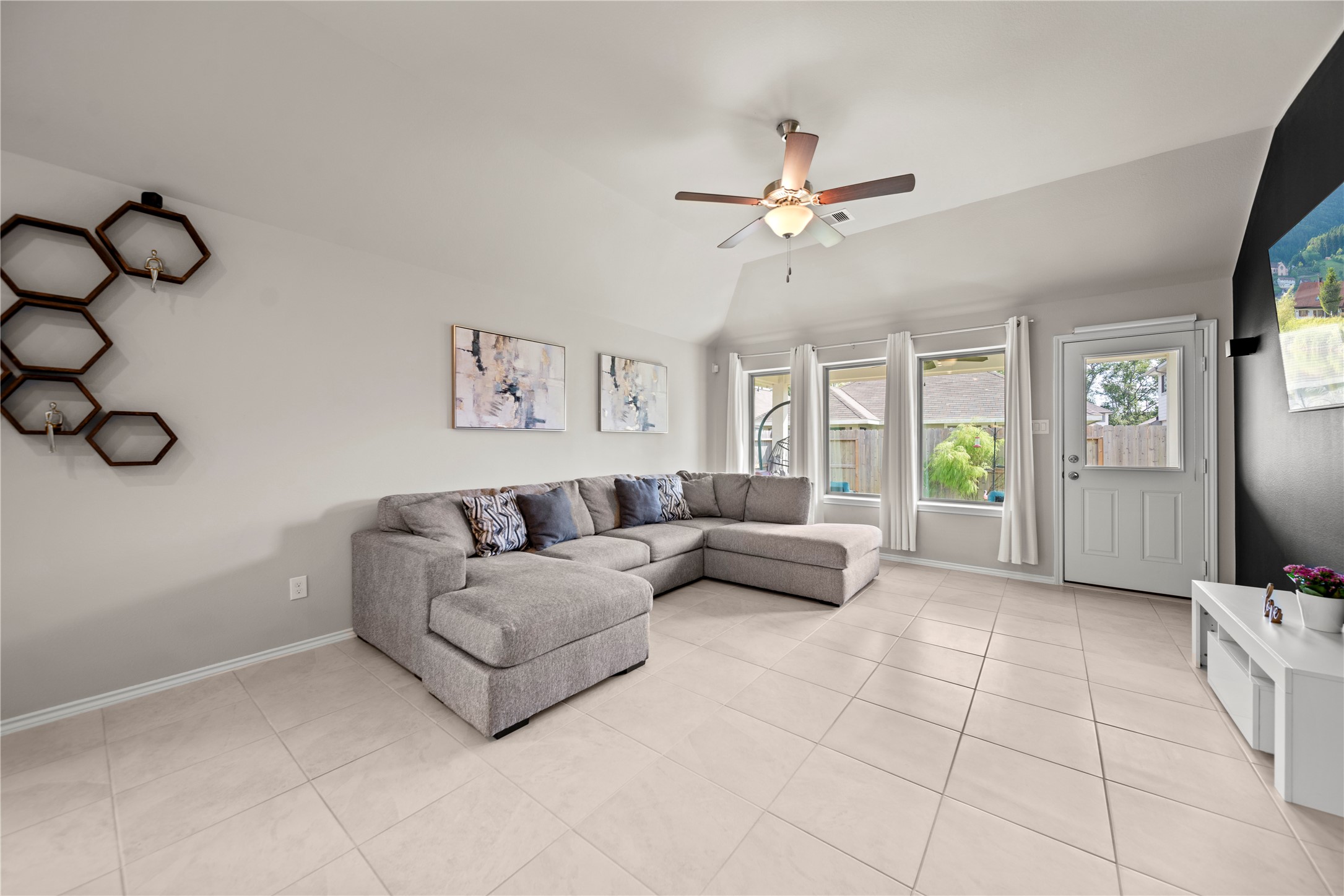 32018 Towering Birch Trail Conroe, TX 77385 - Photo 7 of 18