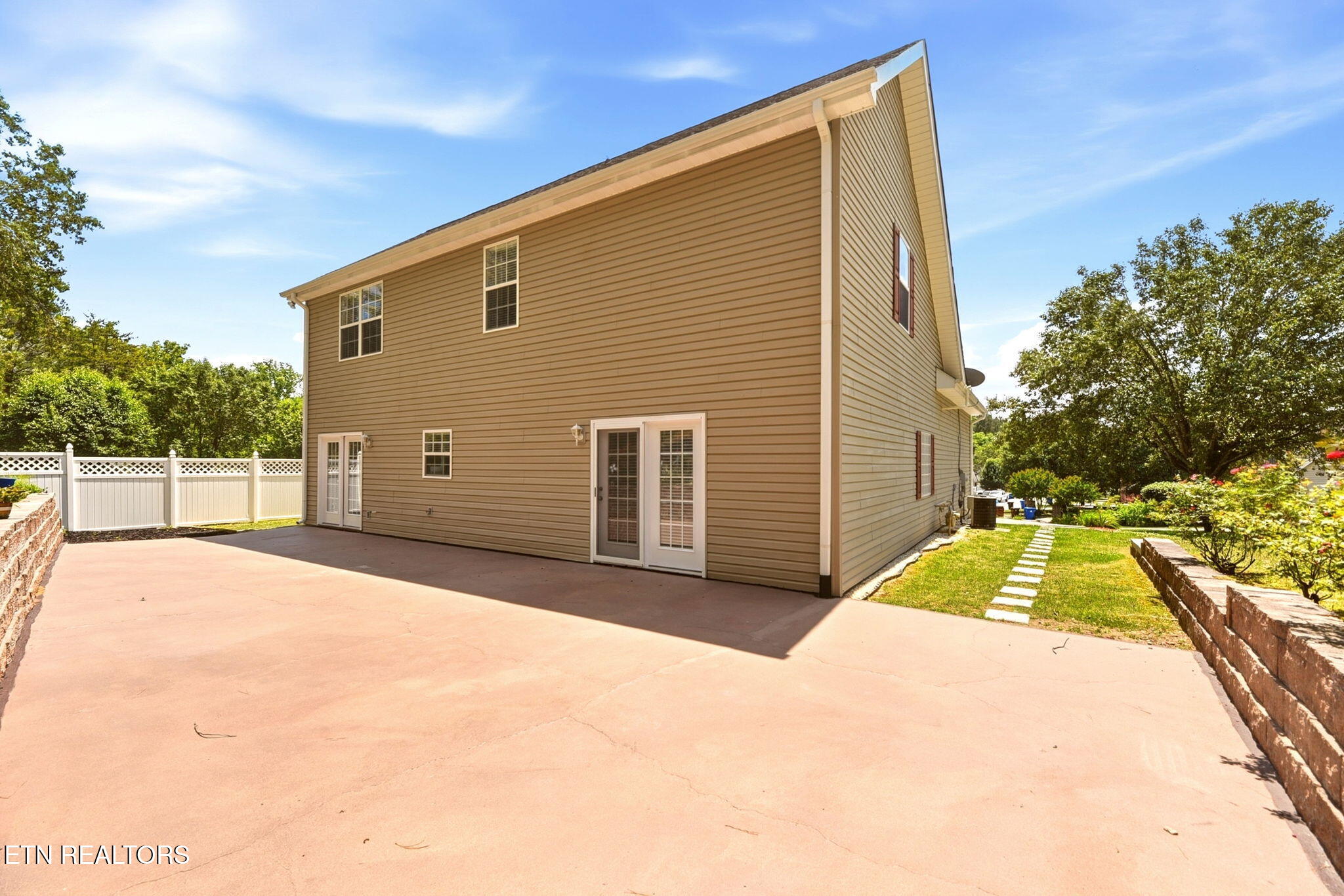 221 Sweetgum Lane Oak Ridge, TN 37830 - Photo 36 of 38 36-web-or-mls-DSC_9588