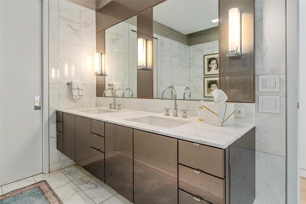 1918 Olive Street, Unit 502 Dallas, TX 75201 - Photo 17 of 31 Primary Bathroom