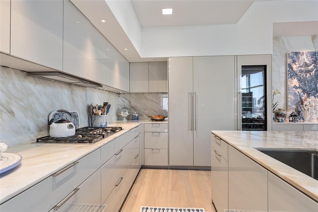 1918 Olive Street, Unit 502 Dallas, TX 75201 - Photo 5 of 31 Kitchen