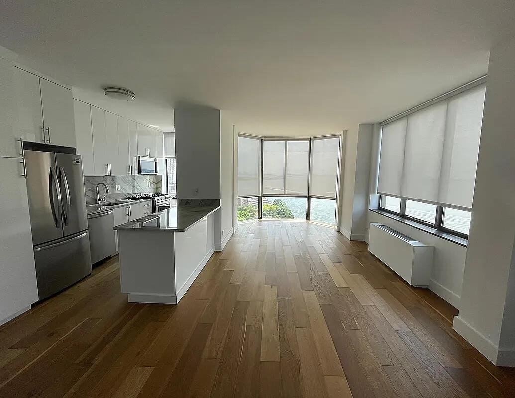 380 Rector Place, Unit 21H Manhattan, NY 10017 - Photo 5 of 12 Gallery Image 5