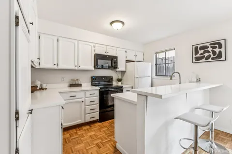 $998,000 | 1421 El Camino Real, Unit 6, Burlingame, CA 94010