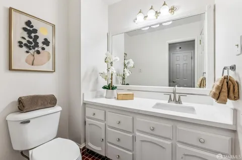 $998,000 | 1421 El Camino Real, Unit 6, Burlingame, CA 94010