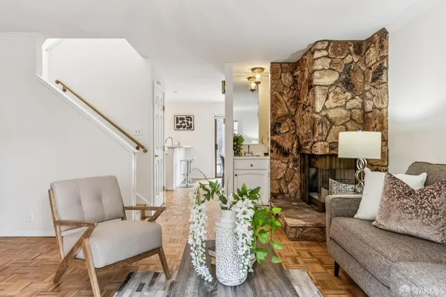 $998,000 | 1421 El Camino Real, Unit 6, Burlingame, CA 94010