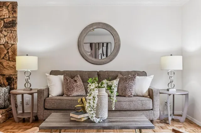 $998,000 | 1421 El Camino Real, Unit 6, Burlingame, CA 94010