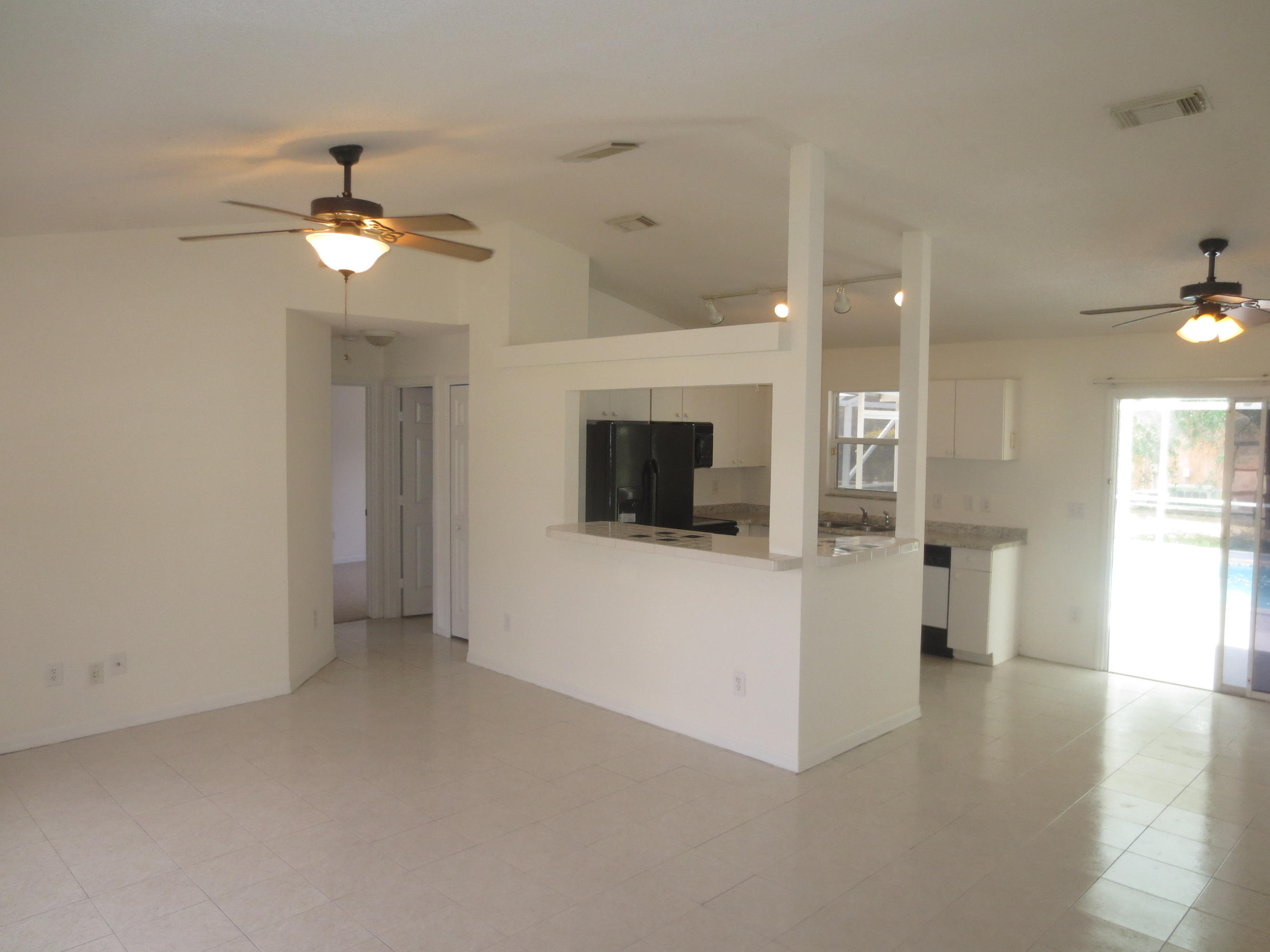 434 Southwest Homeland Road Port St. Lucie, FL 34953 - Photo 4 of 15 Living Room