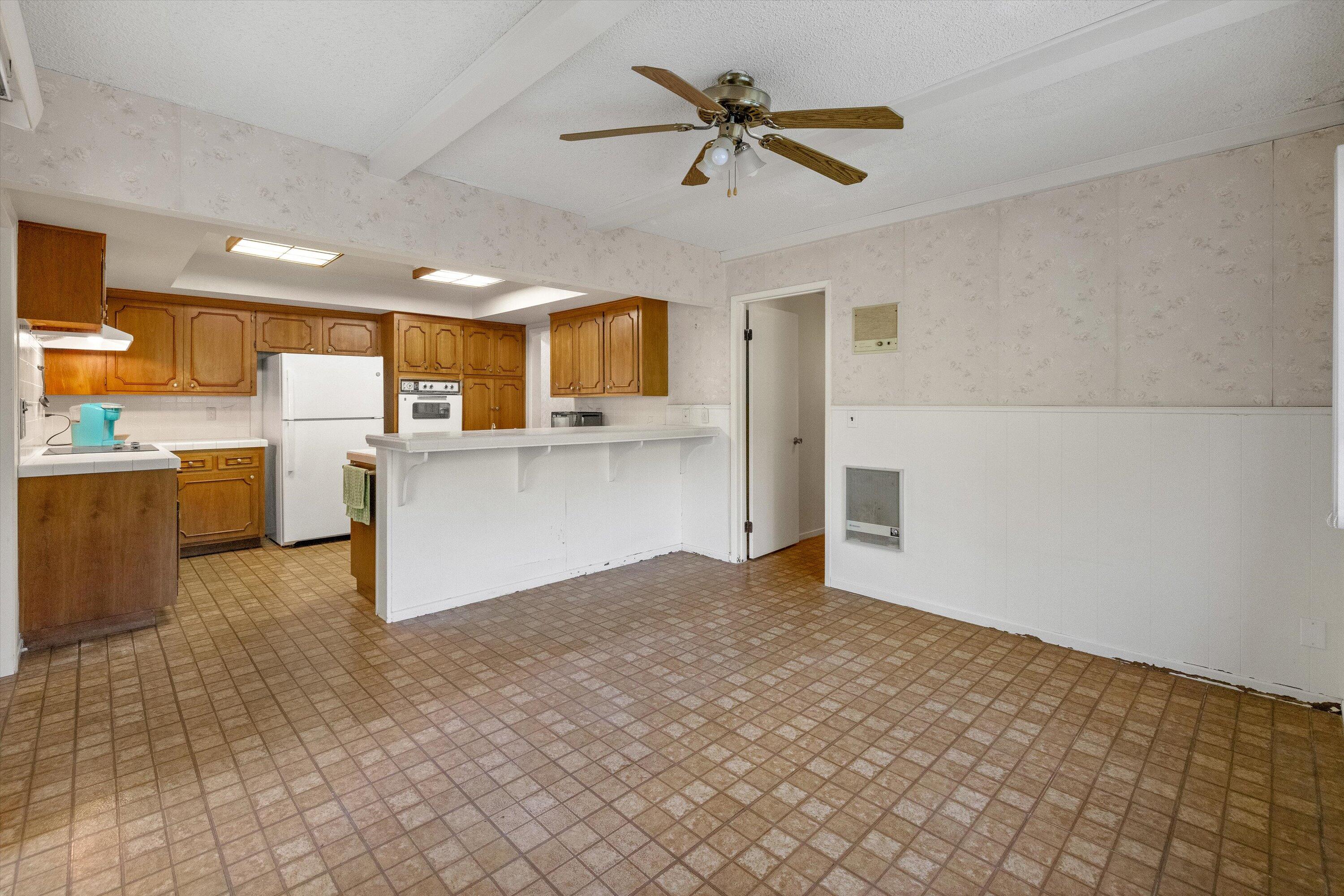 8352 Vereda Del Padre Goleta, CA 93117 - Photo 13 of 53 Kitchen/Breakfast Nook
