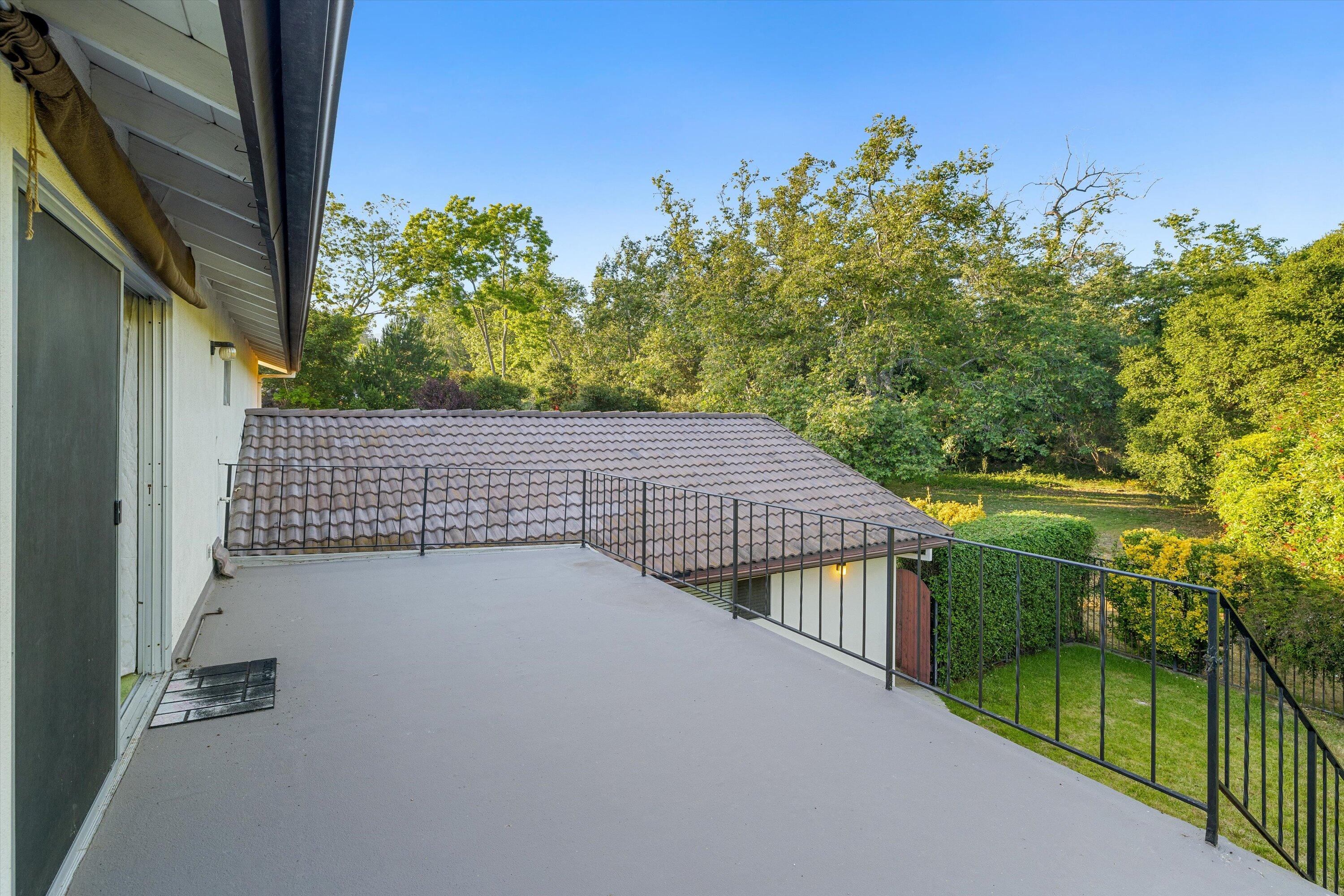 8352 Vereda Del Padre Goleta, CA 93117 - Photo 28 of 53 Balcony