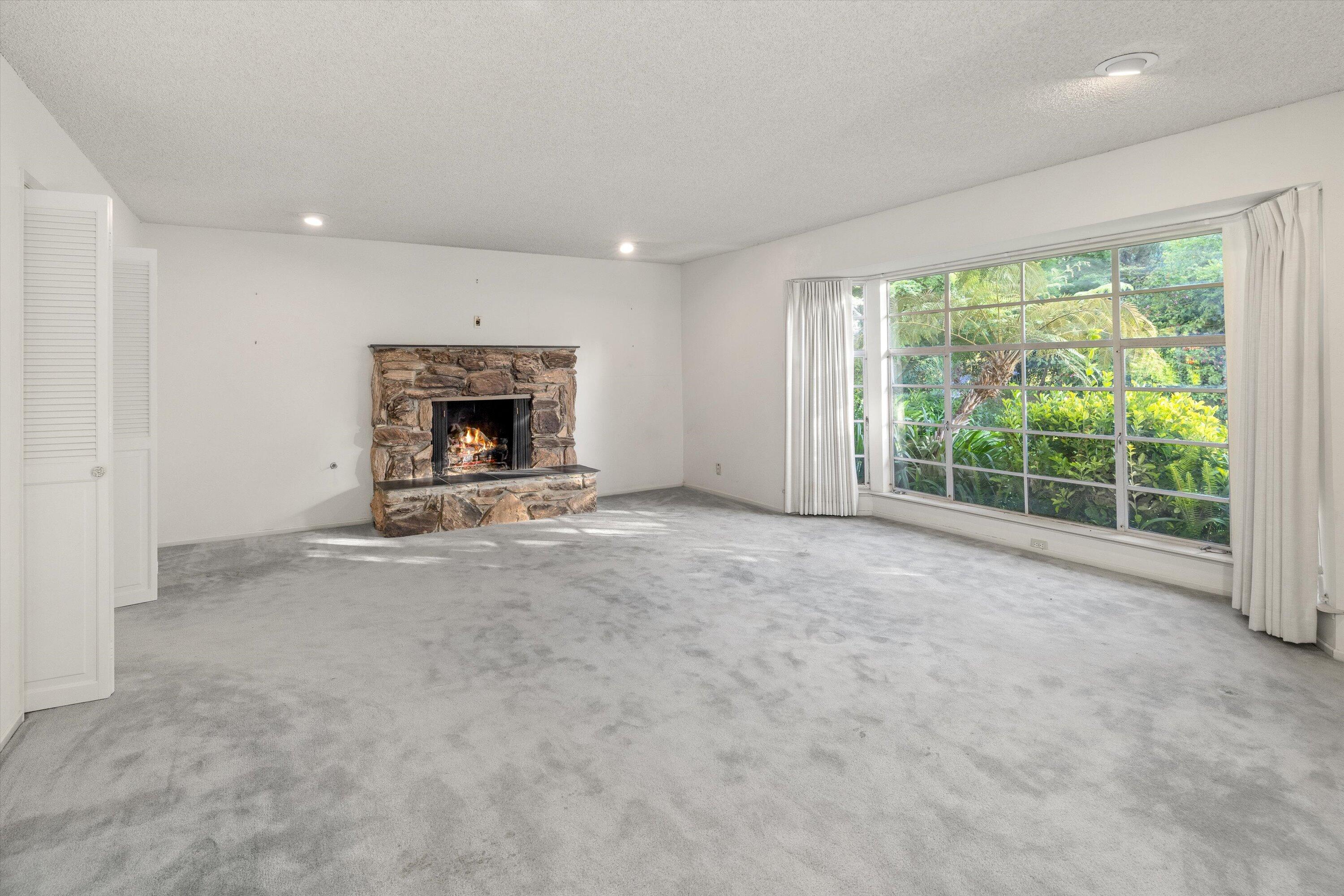8352 Vereda Del Padre Goleta, CA 93117 - Photo 8 of 53 Living Room