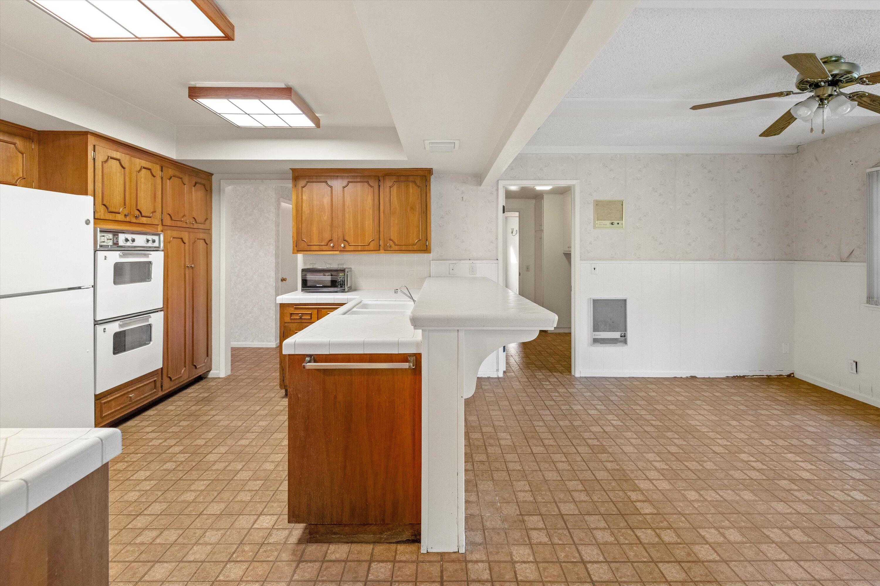 8352 Vereda Del Padre Goleta, CA 93117 - Photo 10 of 53 Kitchen/Breakfast Nook