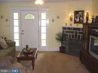 49 Wayne Avenue Springfield, PA 19064 - Photo 3 of 4