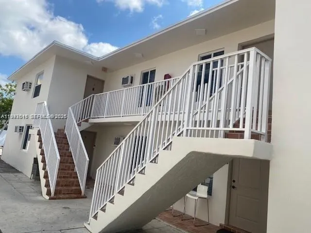 a view of entryway and hall
