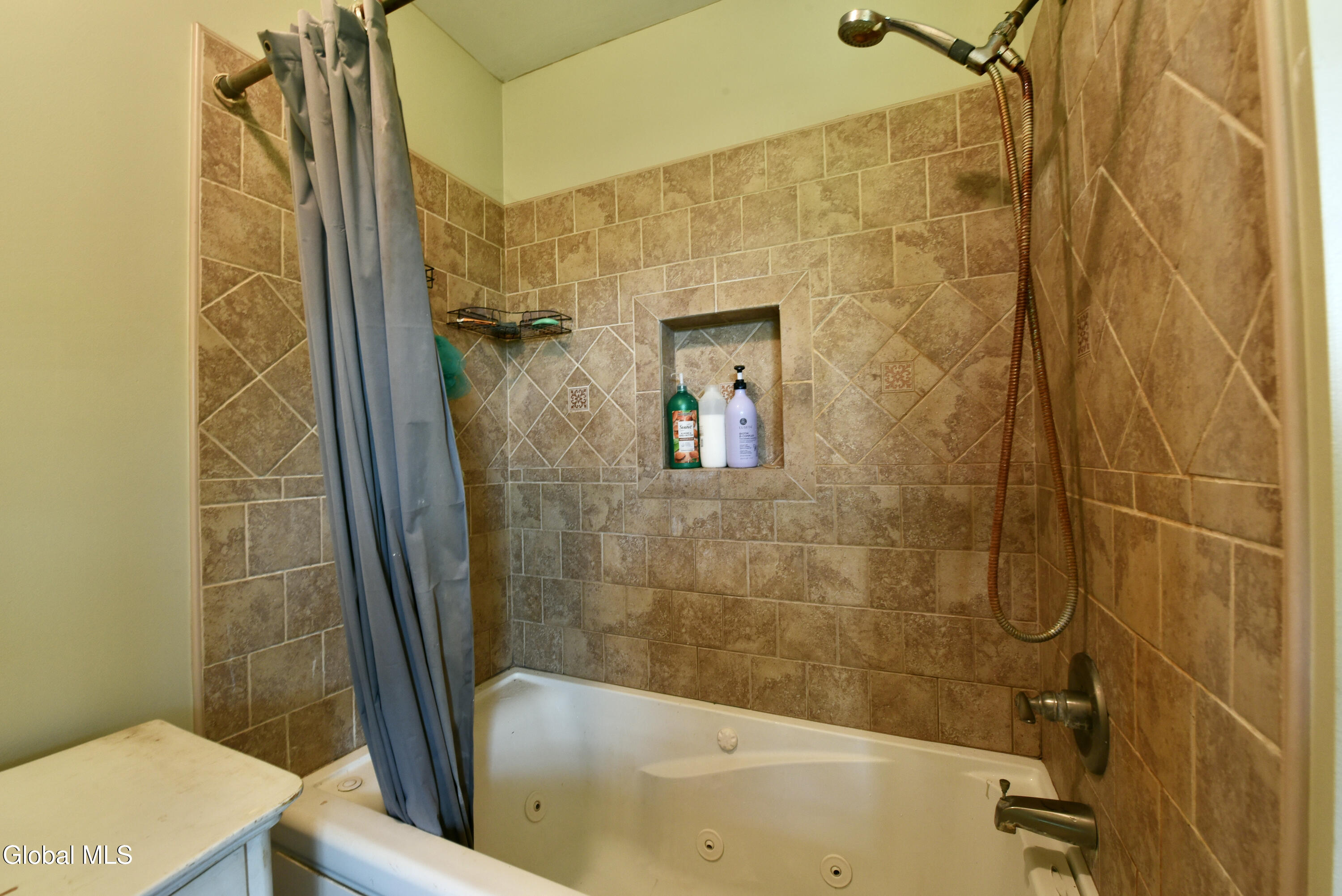 605 Plummer Road Ballston Spa, NY 12020 - Photo 32 of 64 Primary bath