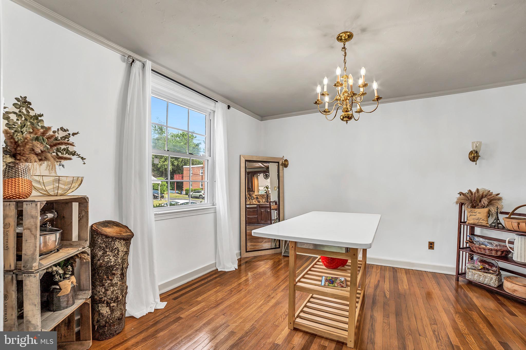 217 East Avon Road Brookhaven, PA 19015 - Photo 7 of 21 Gallery Image 7