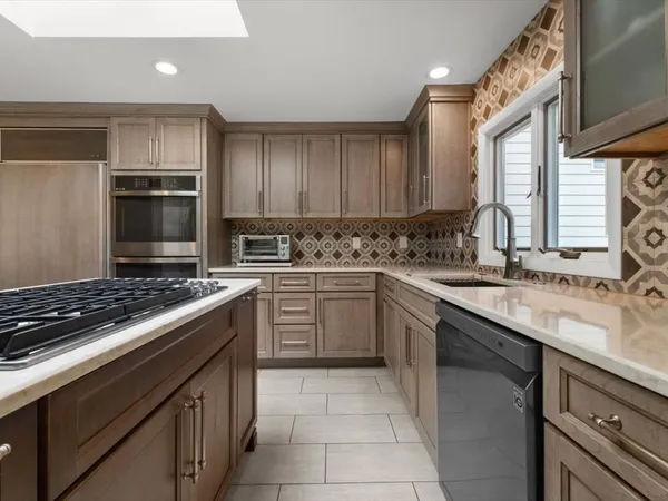 $999,999 | 6 Tally Ho Lane, Framingham, MA 01701