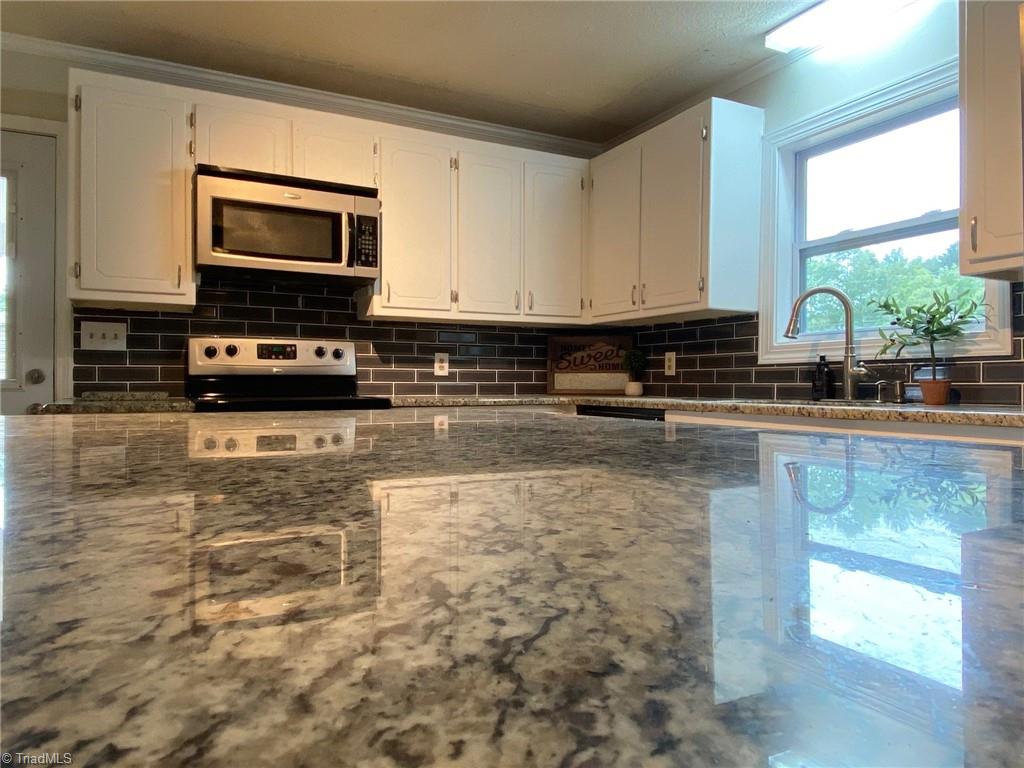 4350 Warner Road Pfafftown, NC 27040 - Photo 4 of 28 Gallery Image 4