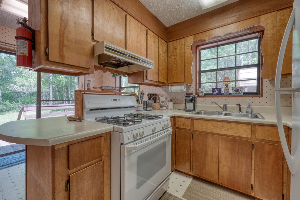 476 Ray Lewis Road Young Harris, GA 30582 - Photo 16 of 51 Gallery Image 16