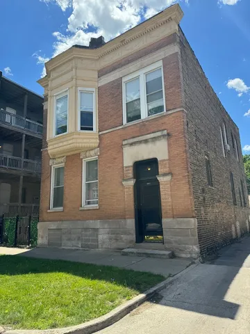 $1,650 | 847 East 65th Street, Unit 2, Chicago, IL 60637