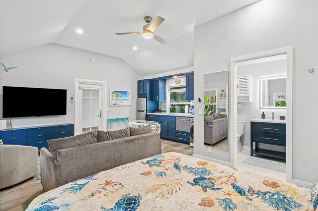 $5,500 | 72 South Ocean Boulevard, Unit 1, Delray Beach, FL 33483