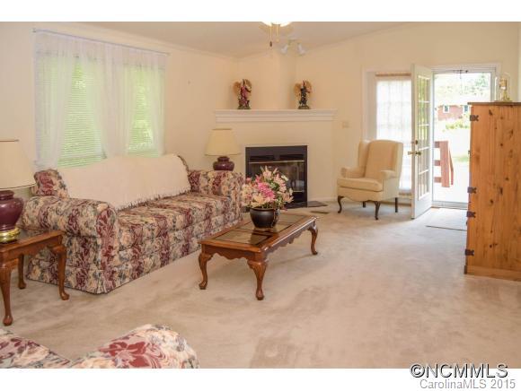 384 Holbert Road Hendersonville, NC 28791 - Photo 8 of 24 Gallery Image 8