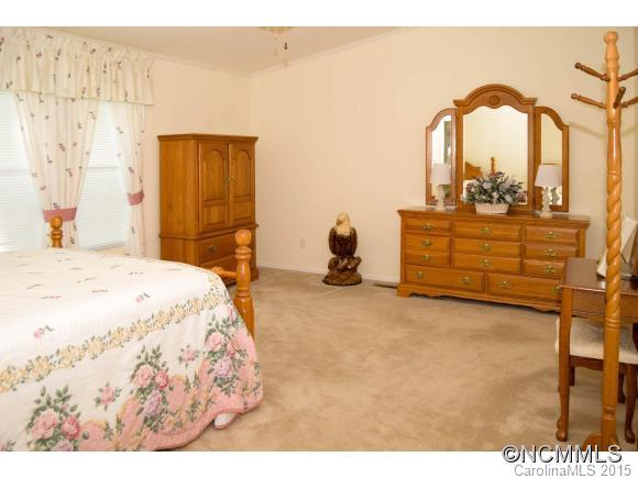 384 Holbert Road Hendersonville, NC 28791 - Photo 9 of 24 Gallery Image 9