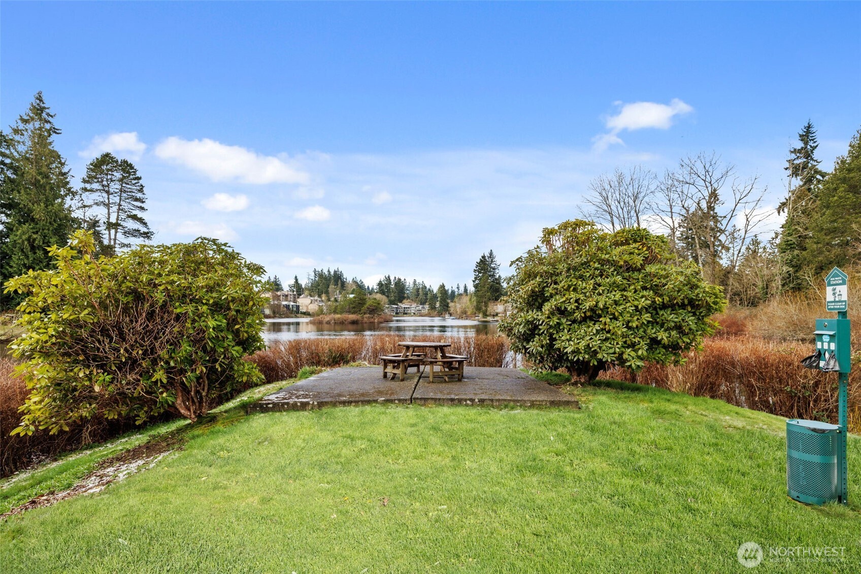 820 Cady Road, Unit H203 Everett, WA 98203 - Photo 25 of 30 a view of a bench in a garden