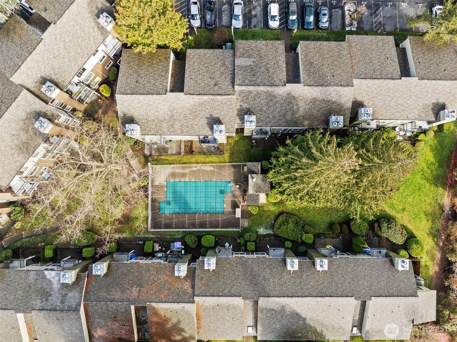 820 Cady Road, Unit H203 Everett, WA 98203 - Photo 29 of 30 a picture of a building with a garden