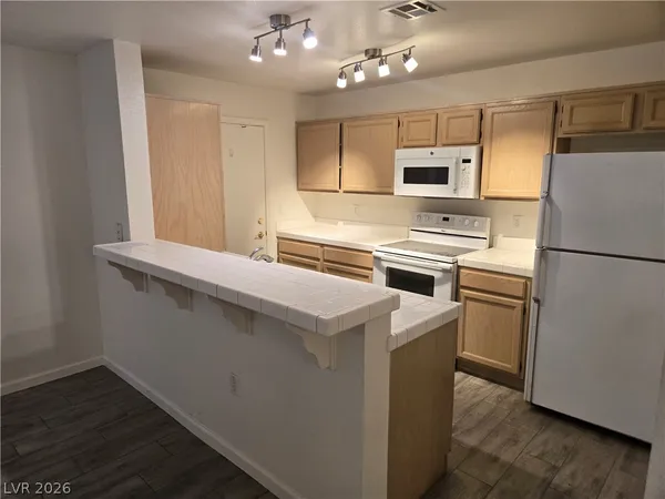 $1,800 | 8452 Boseck Drive, Unit 146, Las Vegas, NV 89145