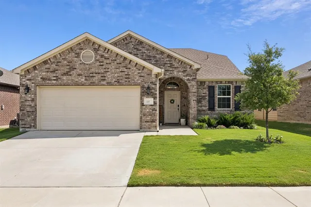 $340,000 | 337 Emerald Creek Drive, Fort Worth, TX 76131