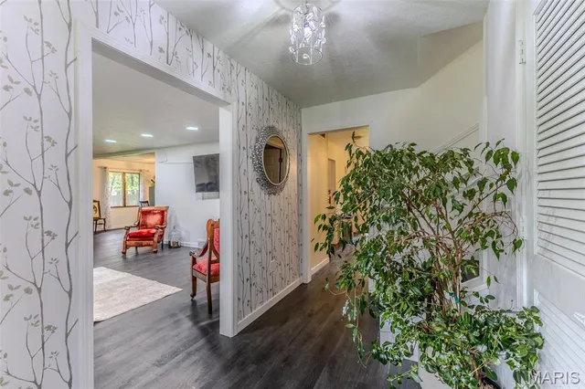 $286,900 | 20193 Southwest Oakwood Drive, Lebanon, MO 65536