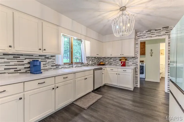 $286,900 | 20193 Southwest Oakwood Drive, Lebanon, MO 65536