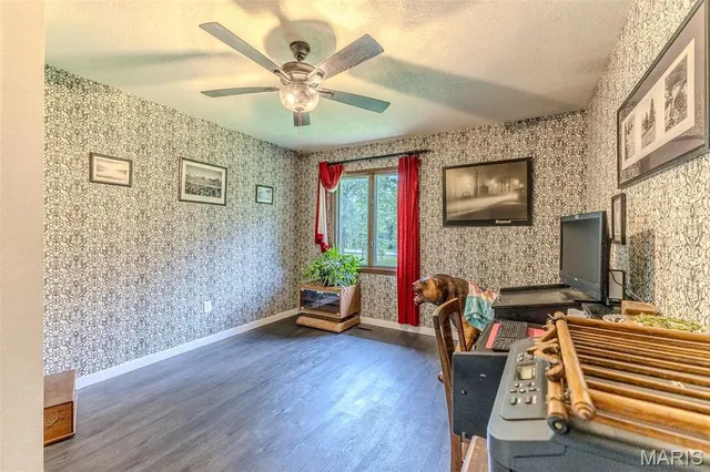 $286,900 | 20193 Southwest Oakwood Drive, Lebanon, MO 65536