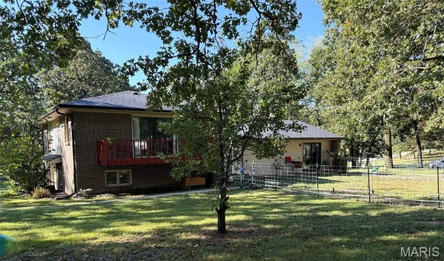 $286,900 | 20193 Southwest Oakwood Drive, Lebanon, MO 65536