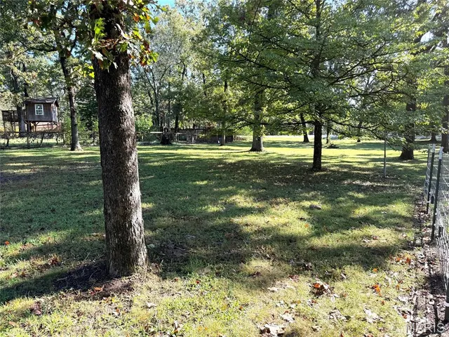 $286,900 | 20193 Southwest Oakwood Drive, Lebanon, MO 65536