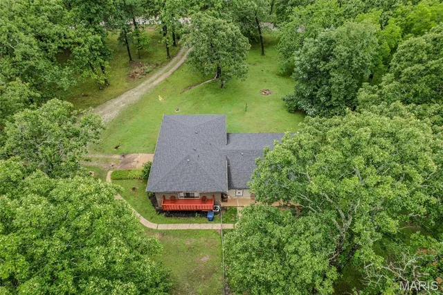 $286,900 | 20193 Southwest Oakwood Drive, Lebanon, MO 65536