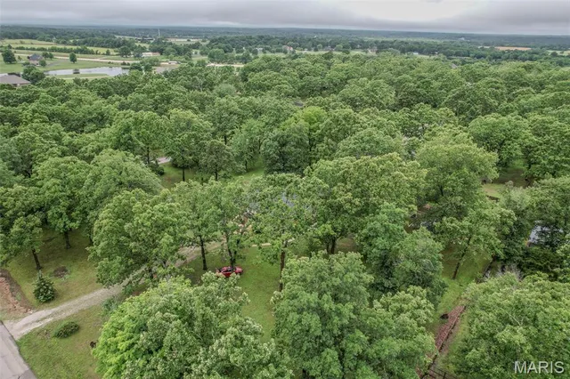 $286,900 | 20193 Southwest Oakwood Drive, Lebanon, MO 65536