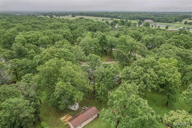 $286,900 | 20193 Southwest Oakwood Drive, Lebanon, MO 65536