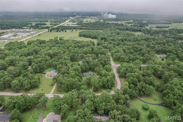 $286,900 | 20193 Southwest Oakwood Drive, Lebanon, MO 65536