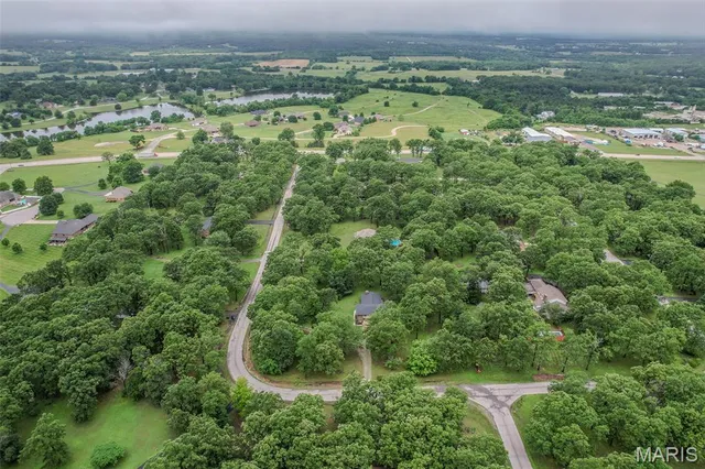 $286,900 | 20193 Southwest Oakwood Drive, Lebanon, MO 65536