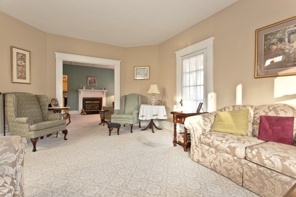 41 Spring Street Wakefield, MA 01880 - Photo 13 of 27