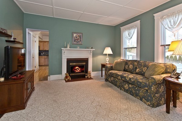 41 Spring Street Wakefield, MA 01880 - Photo 14 of 27