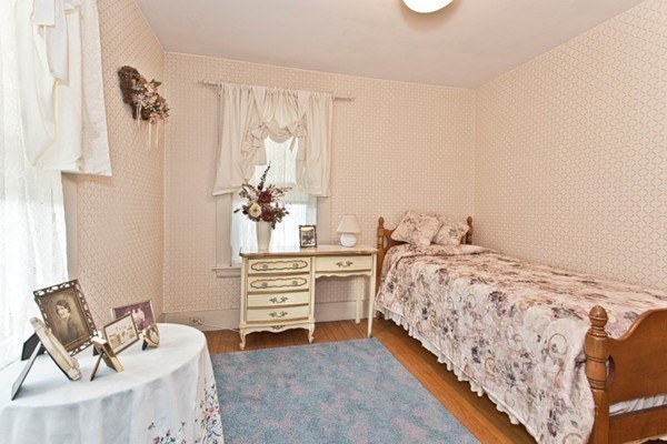 41 Spring Street Wakefield, MA 01880 - Photo 20 of 27