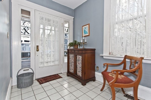 41 Spring Street Wakefield, MA 01880 - Photo 4 of 27