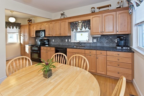 41 Spring Street Wakefield, MA 01880 - Photo 5 of 27