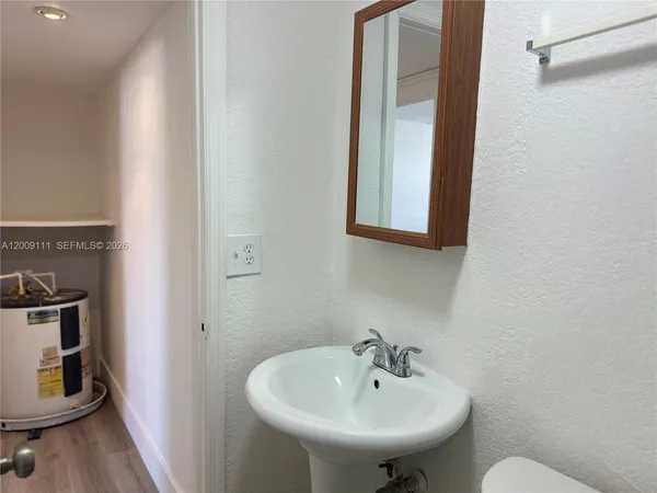 $1,400 | 50 Northwest 79th Street, Unit 6, Miami, FL 33150