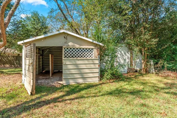 $225,000 | 102 Westwood Parkway, Naples, TX 75568