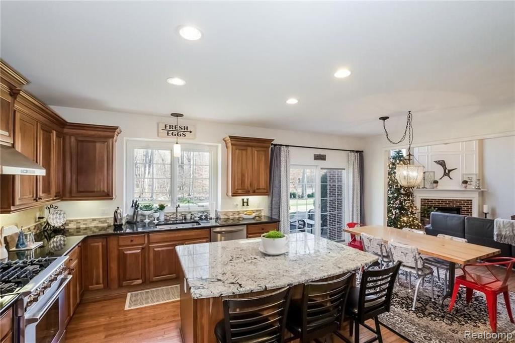 1585 Trinity Road Canton, MI 48187 - Photo 10 of 56