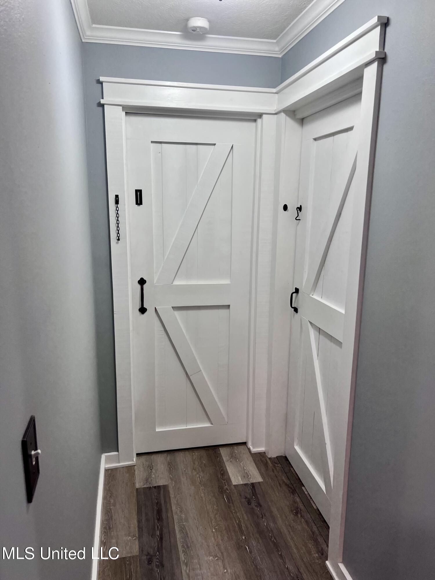 10182 Jim Ramsay Loop Vancleave, MS 39565 - Photo 8 of 19 Hallway