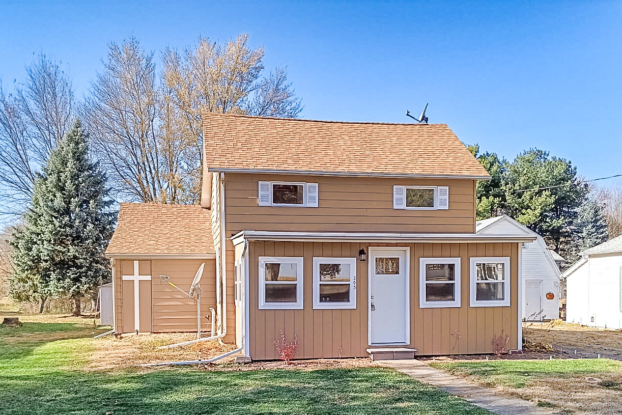 203 North Main Coleta, IL 61081 - Photo 1 of 33